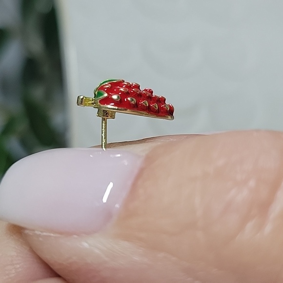 Strawberry Stud Earrings, 925 posts - Picture 5 of 6